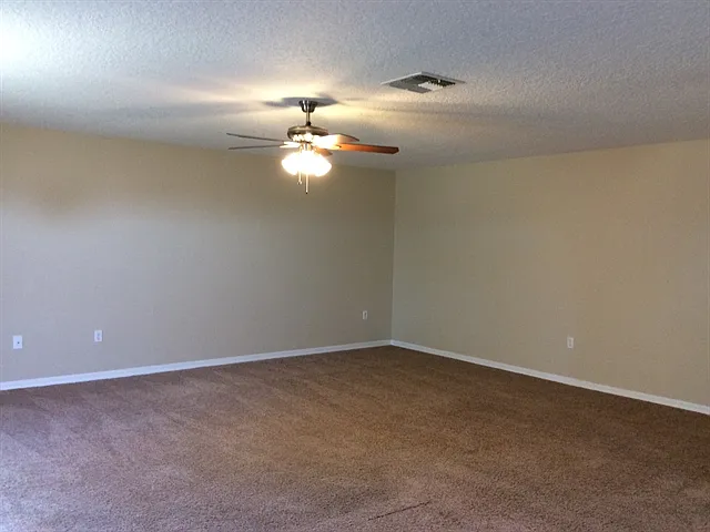 401 Blake Ave — Photo 6