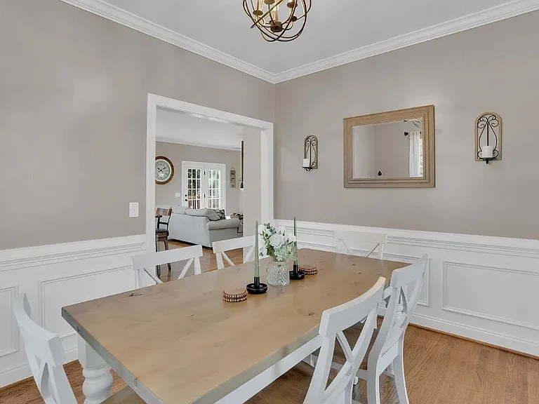 1005 Tarrytown Ln — Photo 6