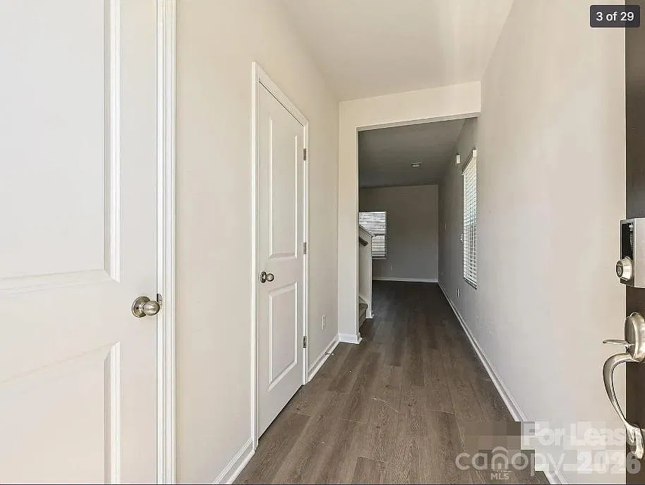 3 bed, 2.5 bath, 1749 sqft, $2,100 — Photo 3