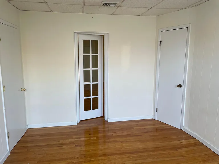 475 Monmouth St #4 — Photo 11