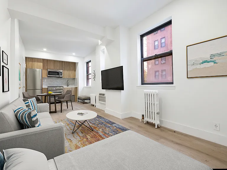 138 E 38th St #D8 — Photo 2
