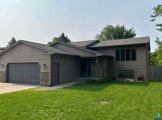 4917 E Avondale Cir, Sioux Falls, SD 57110