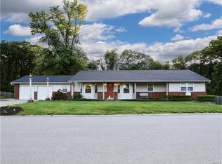 27 Oakside Dr, Collinsville, IL 62234