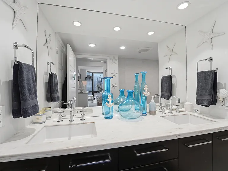 2020 Walnut St #14CD — Photo 10