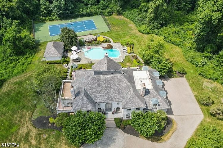 1st image of 25 Morgan Dr