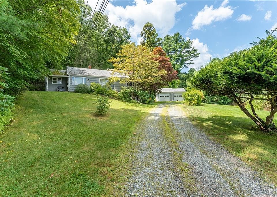1st image of 883 River Rd