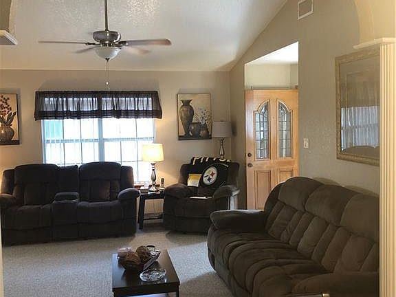3rd image of 922 Katrin Dr