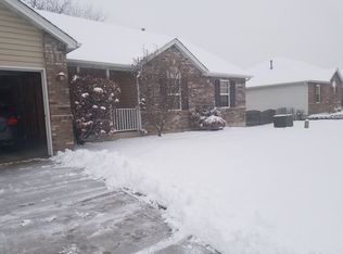 1033 Reddington Timbers Dr, Saint Charles, MO 63304