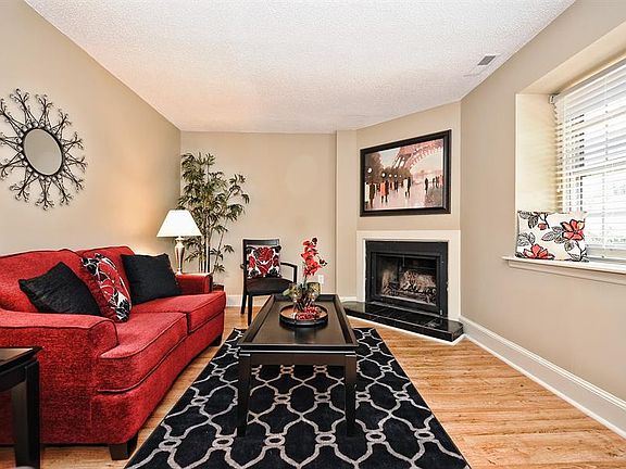 5th image of 8533 Castle Pine Ct