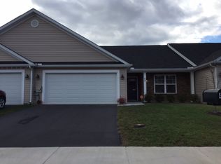 40 Cheval Pl, Falling Waters, WV 25419