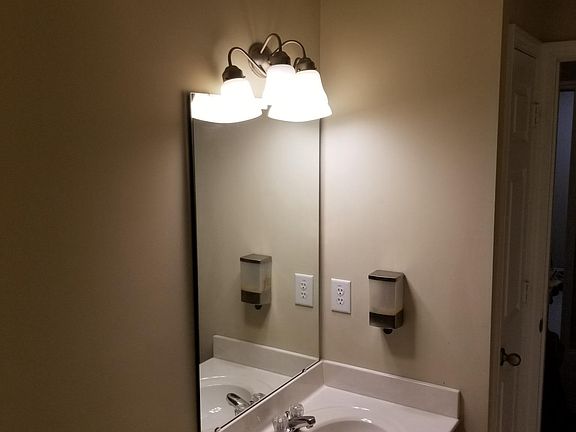 Second Full Bath (Upstairs)