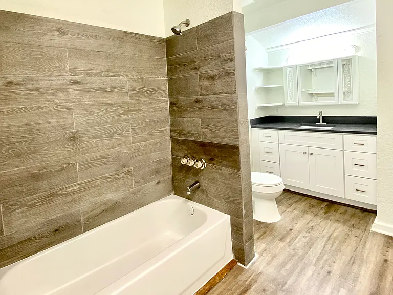 408 Faris St — Photo 7