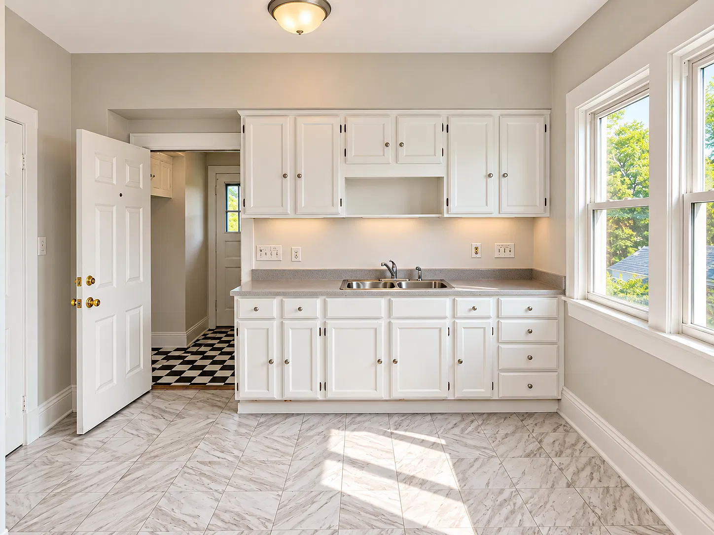 2 bed, $1,100 — Photo 2