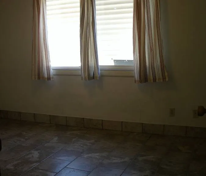 202 NW 13th St #2 — Photo 7