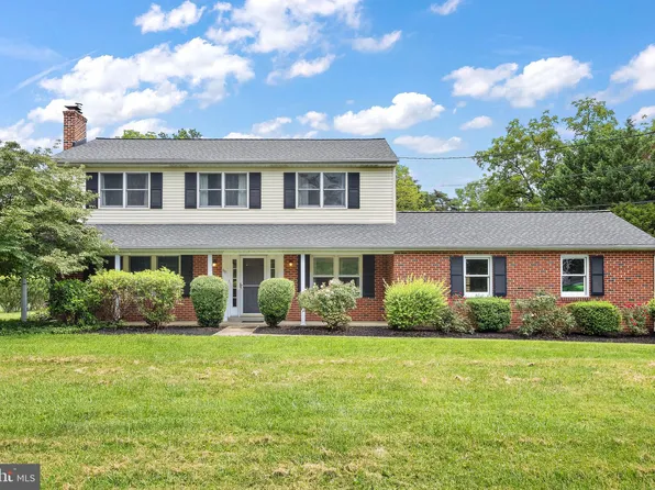 98 Husbands Dr, Wilmington, DE 19803