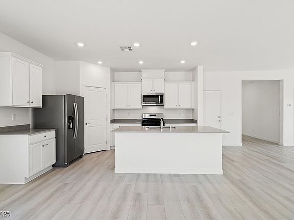 4th image of 6793 Magnolia River Ave