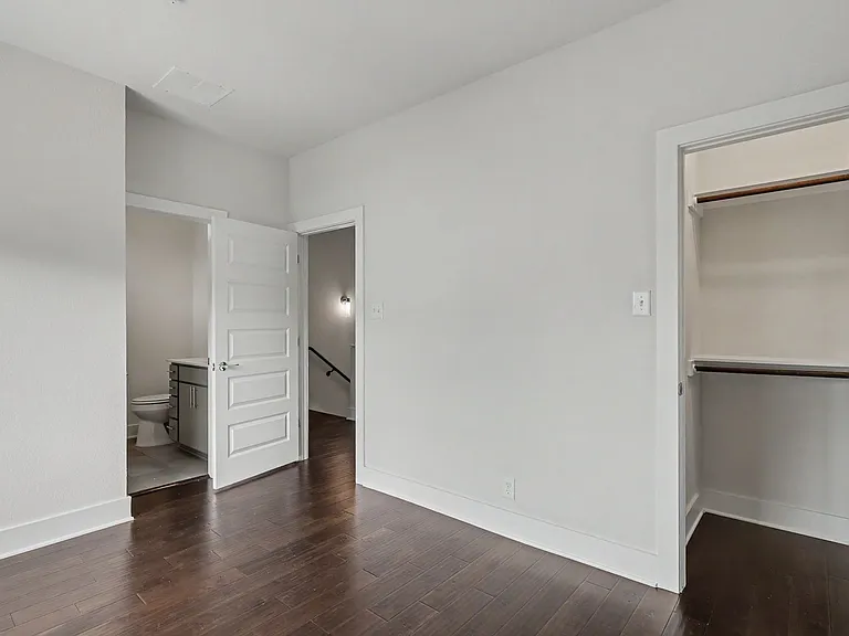 1606 N Hackberry St #102 — Photo 18