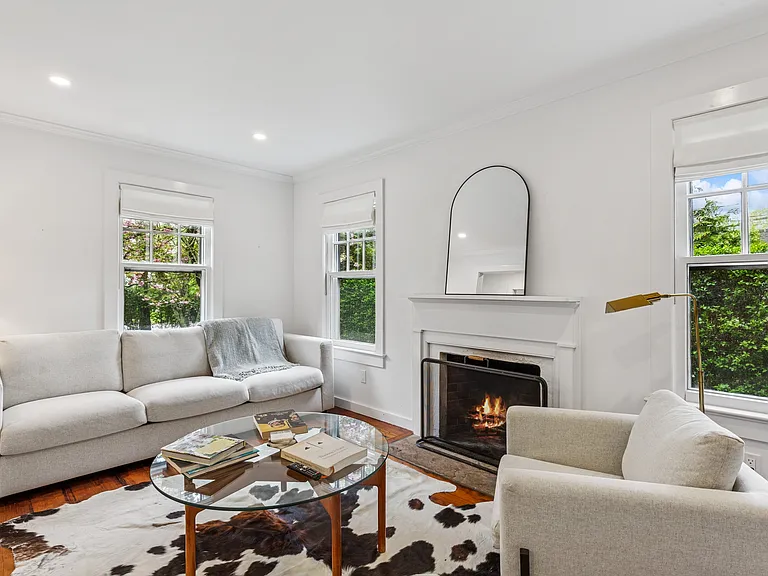 12 Jackson St — Photo 3