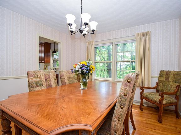5th image of 5736 Penguin Dr
