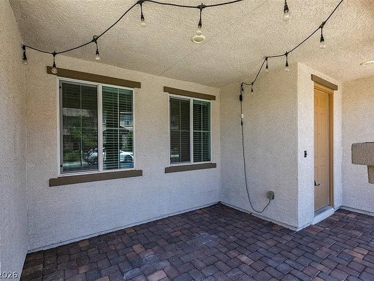 2864 Cabrillo Terrace St — Photo 4