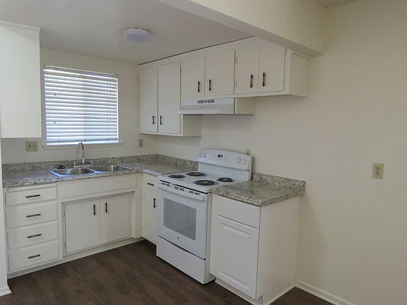 5th image of 7333 Barberry Ave #4