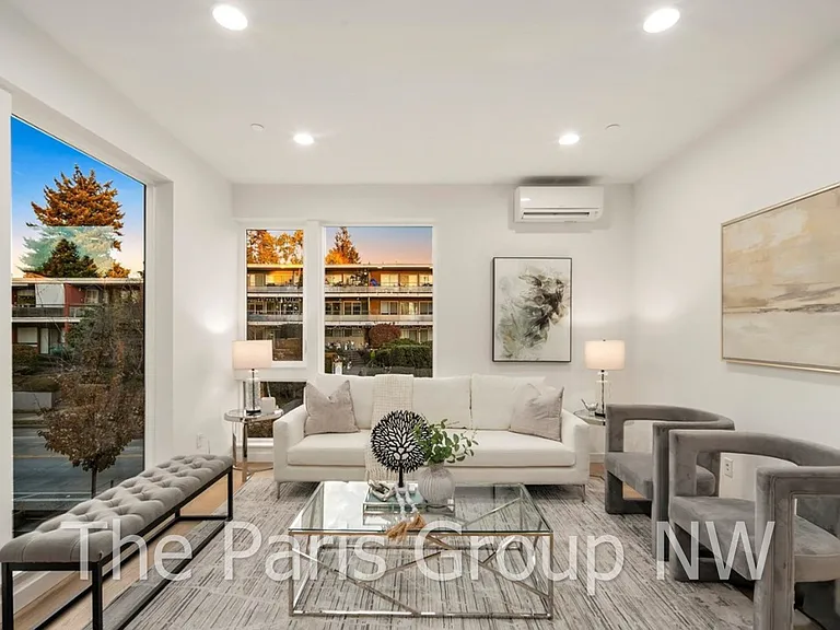 8453 Delridge Way SW — Photo 15
