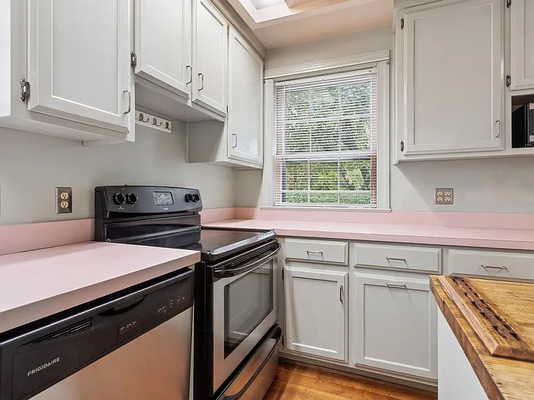 85 Hopkins St — Photo 11