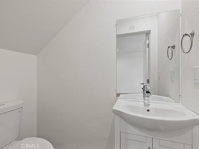 5339 1/2 Bellingham Ave — Photo 10