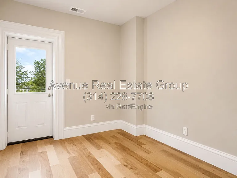 2329 Hickory St — Photo 11