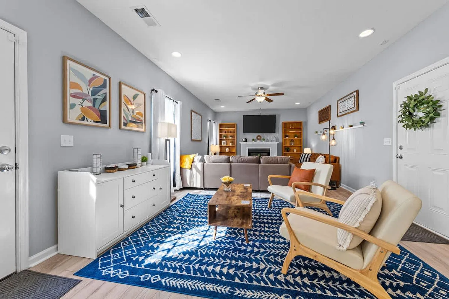 3 bed, 2.0 bath, $4,307 — Photo 2