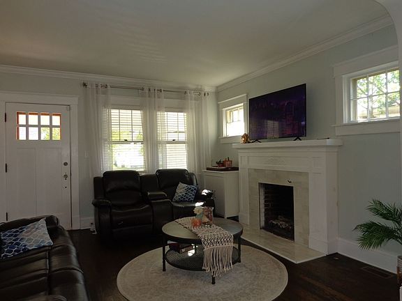 5th image of 418 Massachusetts Ave