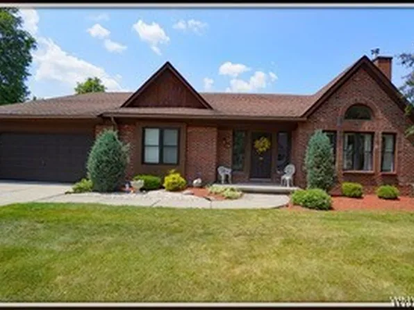 176 Bradfield Dr, East Amherst, NY 14051
