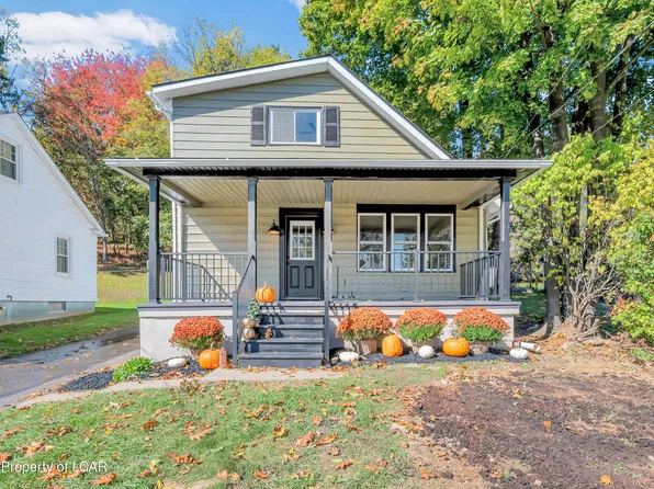 69 W Mount Airy Rd, Shavertown, PA 18708