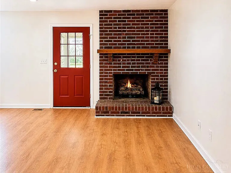 2 bed, 2.5 bath, 1423 sqft, $2,150 — Photo 4