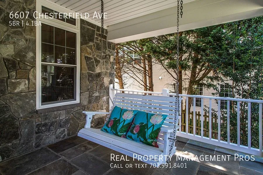 Stunning, Sun-Drenched Home in Sought After Chesterbrook Gardens! — Photo 3