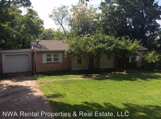 853 N Jackson Dr, Fayetteville, AR 72701