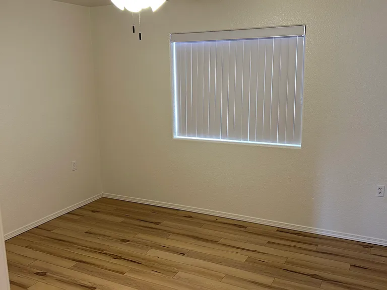 504 Sudderth Dr #9 — Photo 9