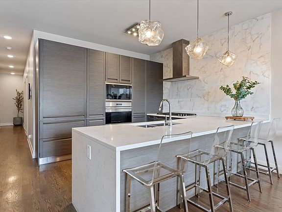 4th image of 4958 N Western Ave #2