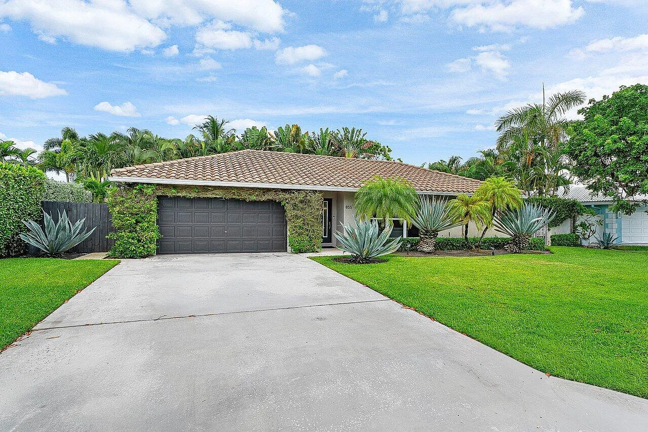 4 bed, 2.0 bath, 1733 sqft, $5,000 — Photo 3