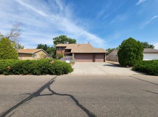 5620 Hayes Dr NW, Albuquerque, NM 87120