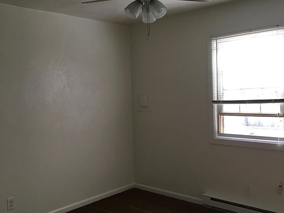 3rd image of 9623 13th Bay St