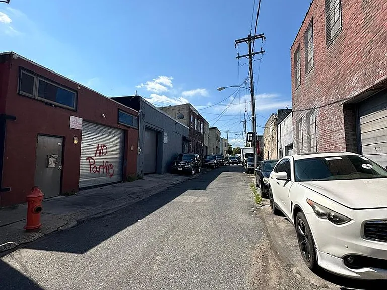 4323 N Orianna St — Photo 4