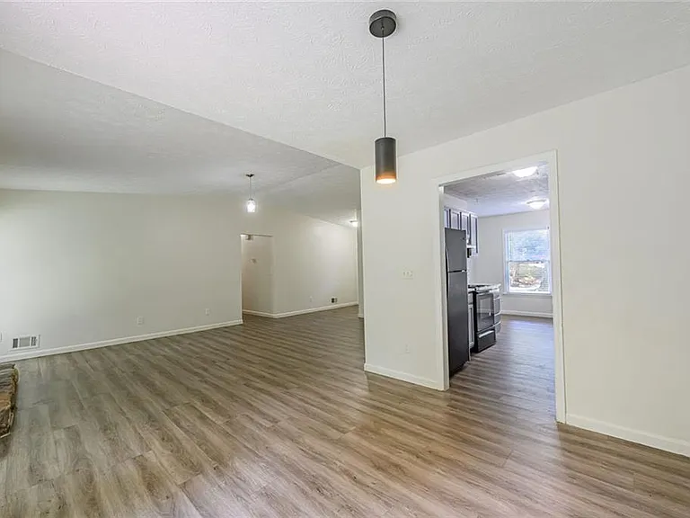 2100 Whitebluff Way NE — Photo 9