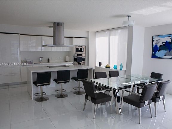 5th image of 300 Sunny Isles Blvd #4-2002