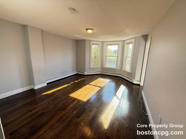 14 Cross St E, Somerville, MA