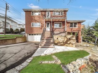 135 Old Palisade Rd, Fort Lee, NJ 07024