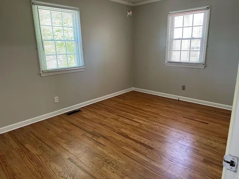2716 McKinney St — Photo 2