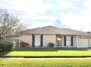 2856 Cardinal Dr, Marrero, LA 70072