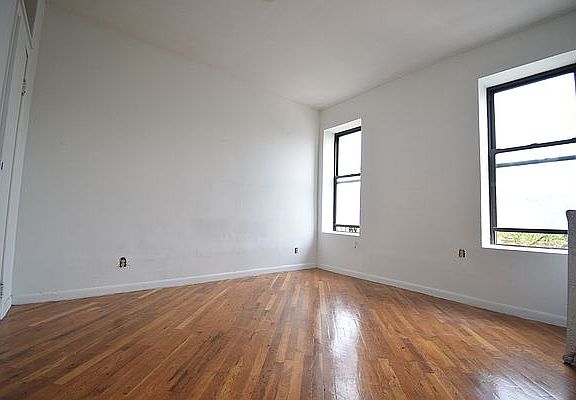 4th image of 476 Clinton Ave APT 4B