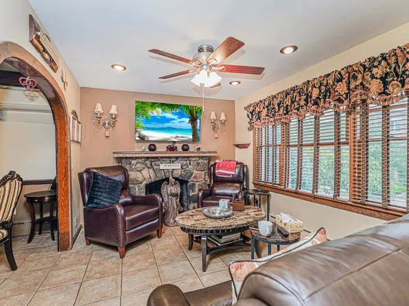 76 Whitman Avenue image 3 of 27